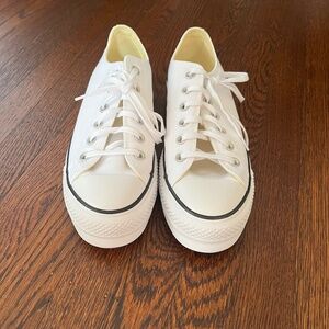 NEW Converse Chuck Taylor Platform Sneaker White